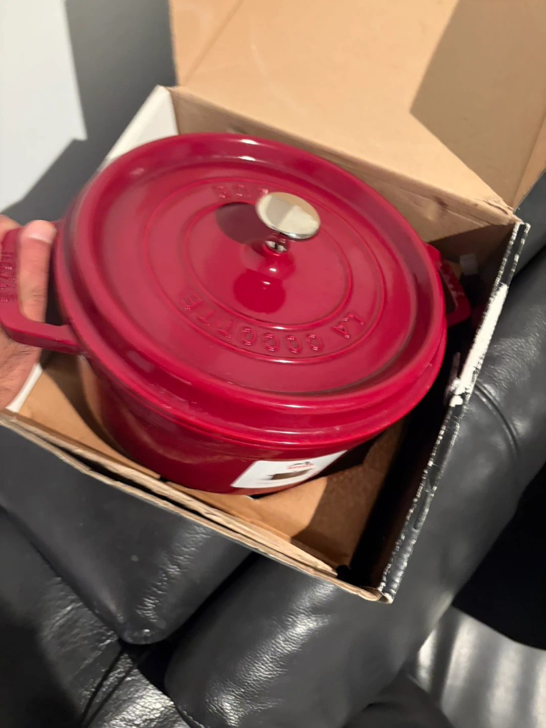 Selling a new Staub cast on iron croquette made in France