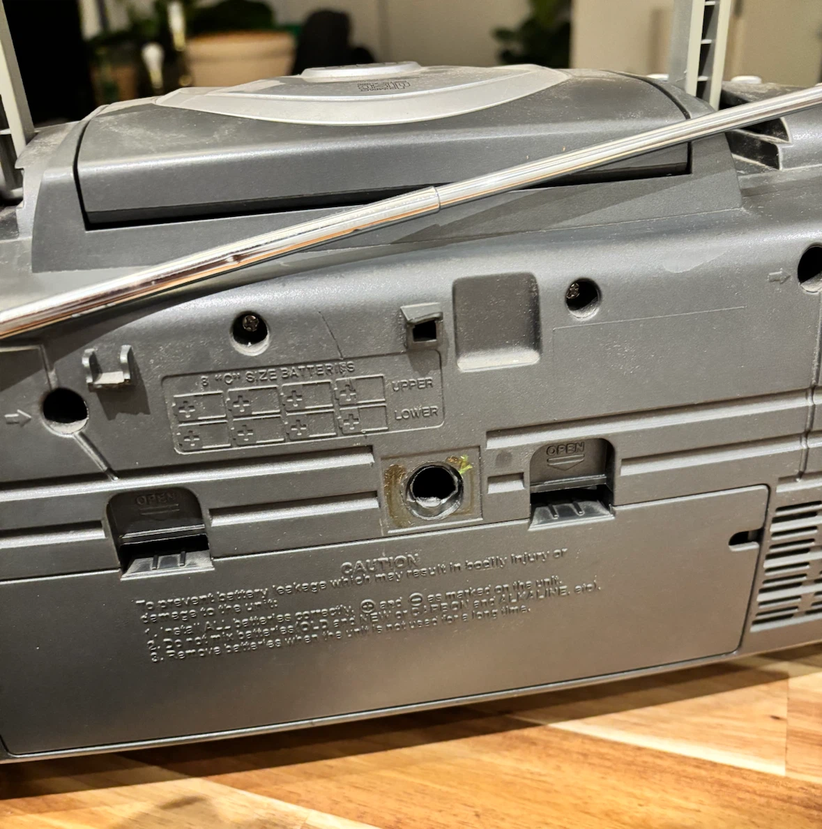 SANYO CD / Cassette Boombox (For Parts or Repair / As-Is) - photo 2