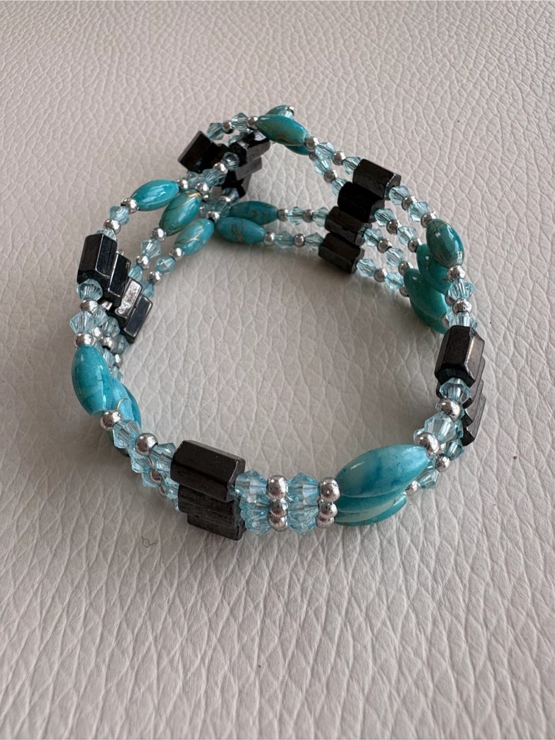 Turquoise and black bead bracelet