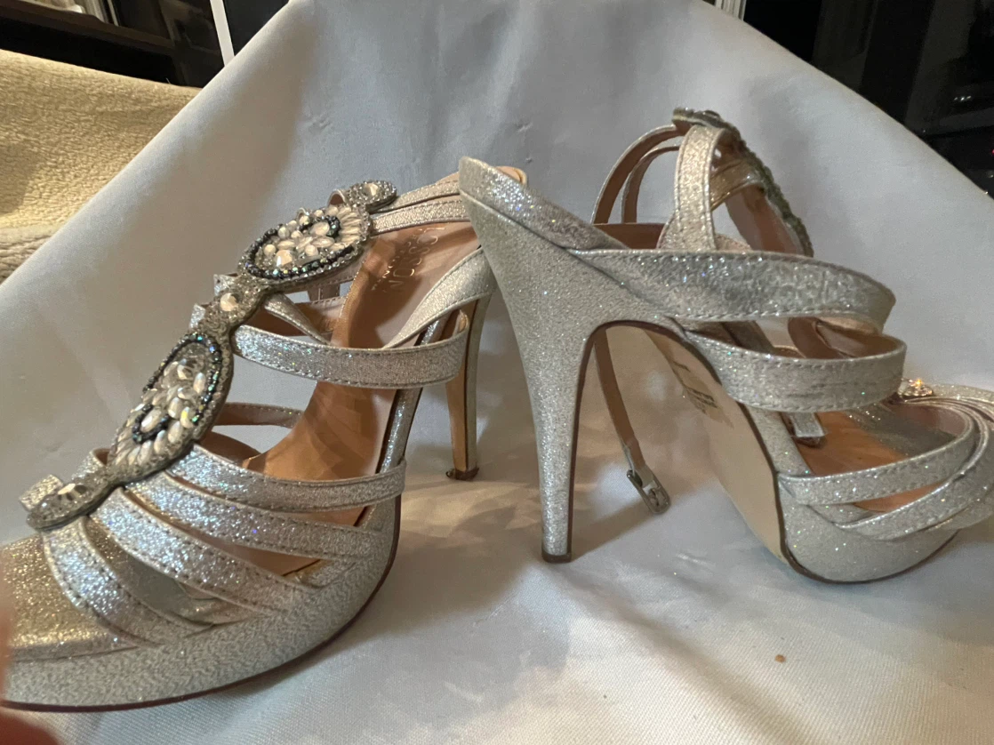 Silver Heels Size 7 - photo 3