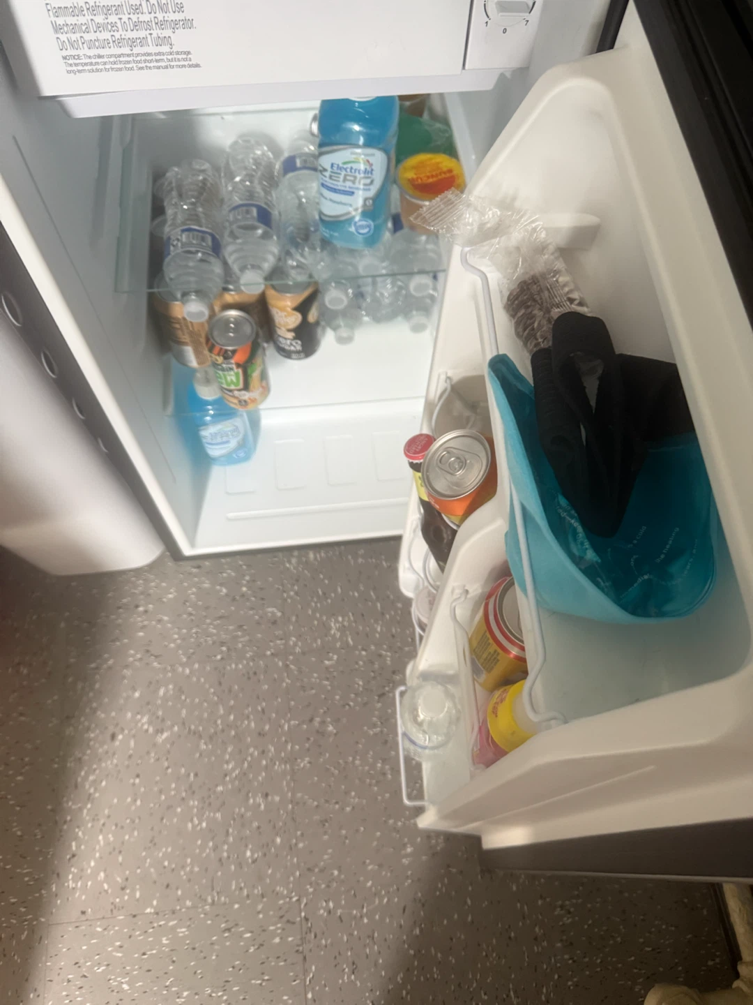 Galanz Mini Refrigerator - photo 2