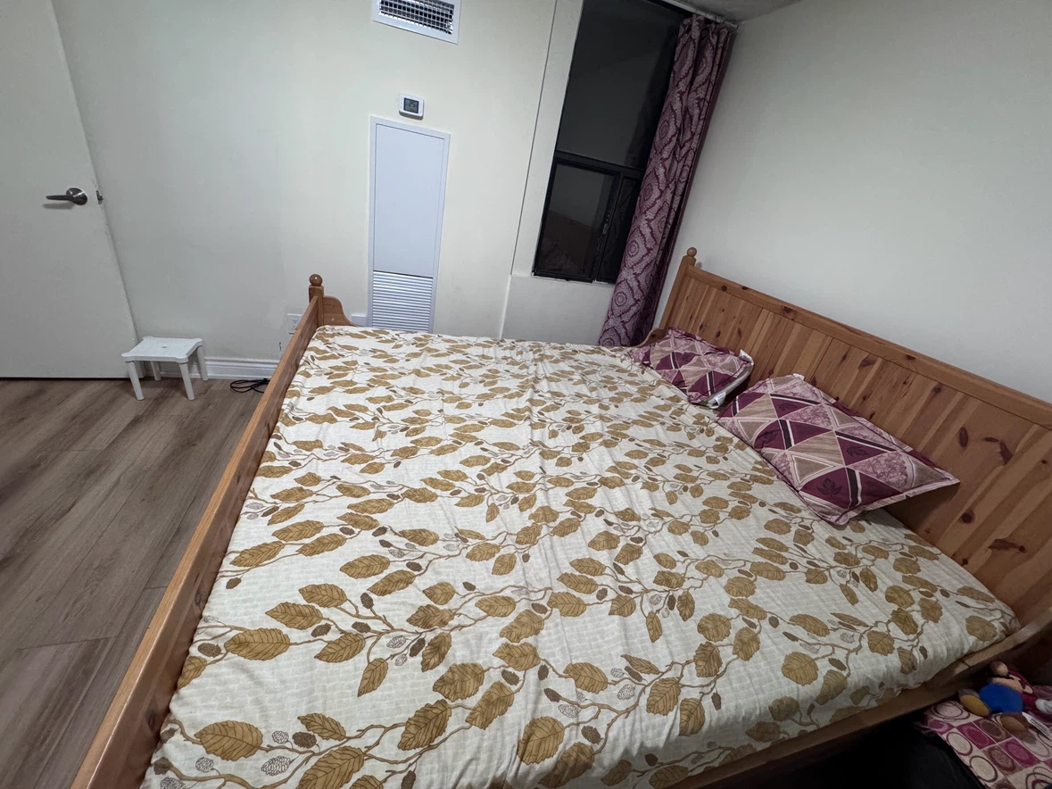 Ikea  king size Bed - photo 2