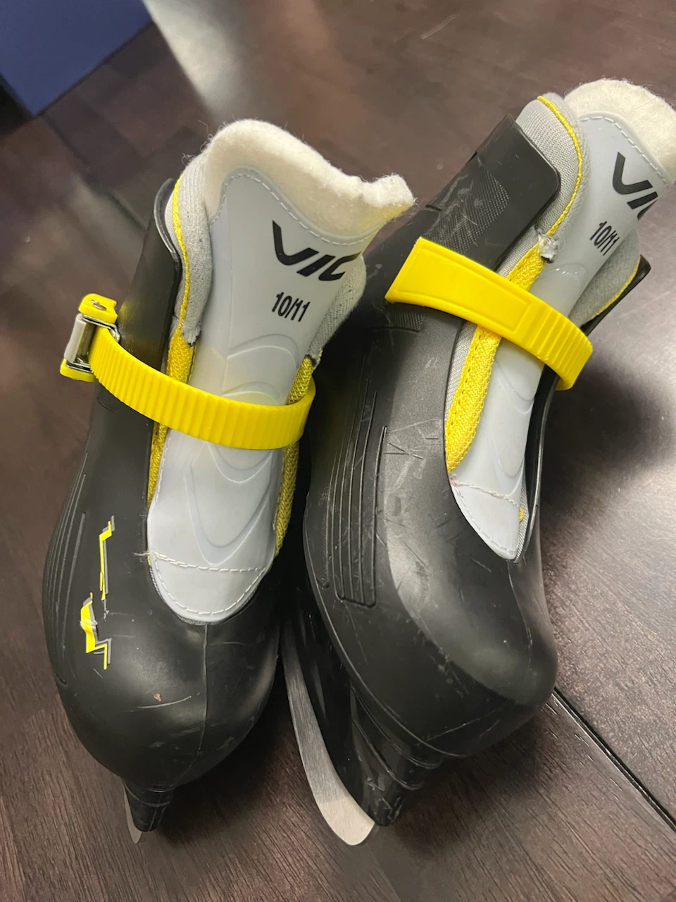Vic Ice Skates Size 10/11 - photo 3