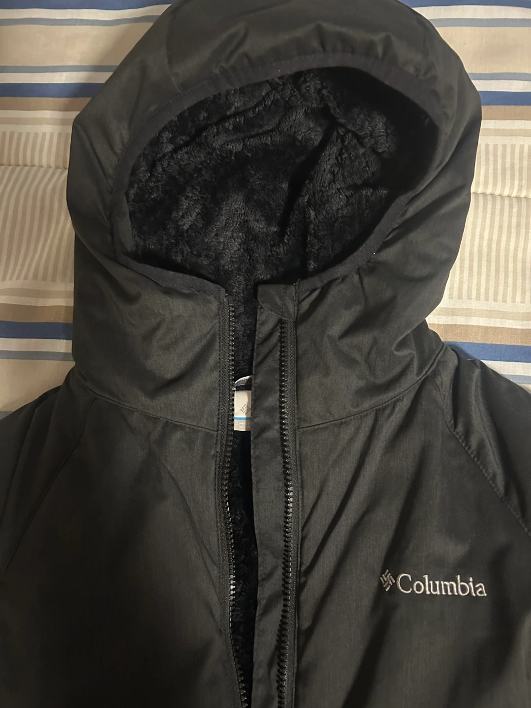 Columbia black zip-up hooded jacket - photo 2