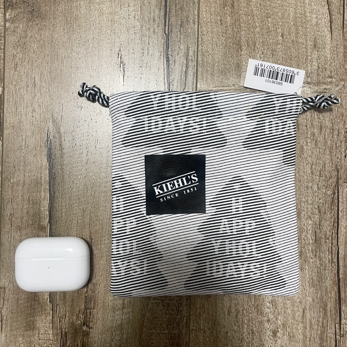 BRAND NEW 🥕 Kiehl's drawstring pouch - photo 2