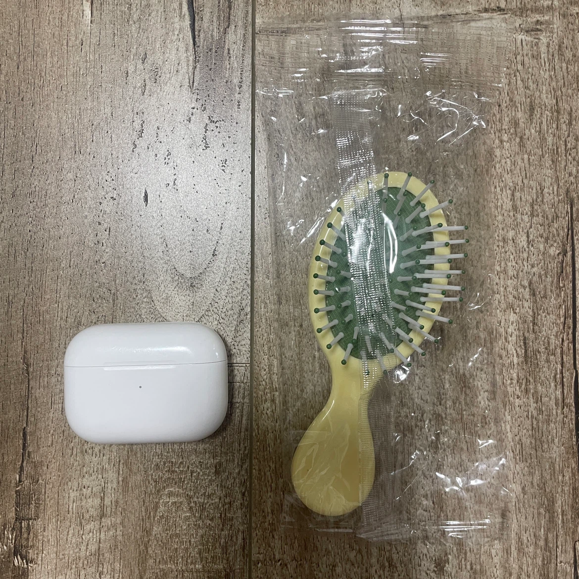BRAND NEW 🥕 Small handheld hair brush - photo 2