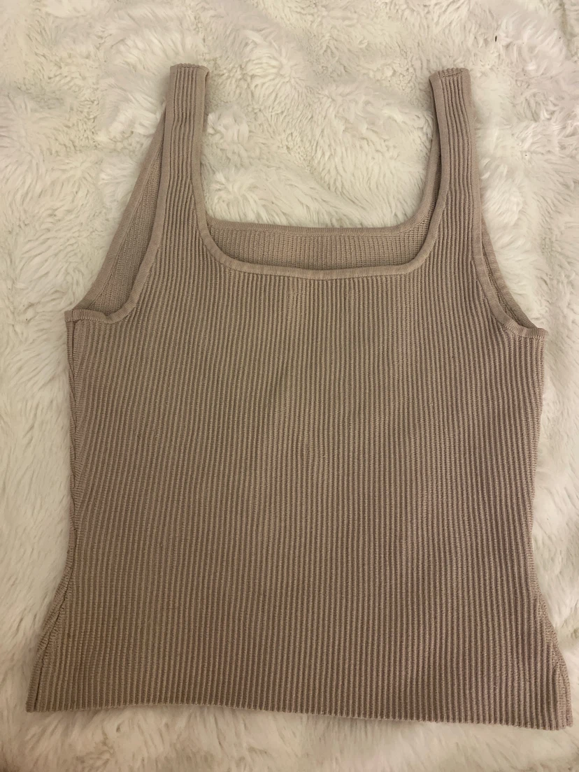 Aritzia Babaton Ribbed Tank Top - photo 2
