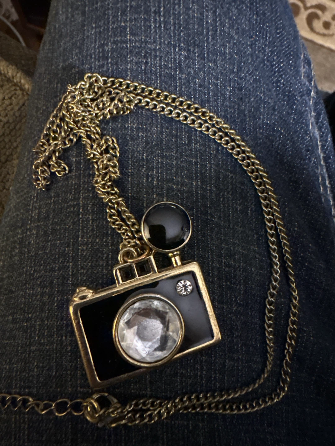 Camera Pendant Necklace - photo 2