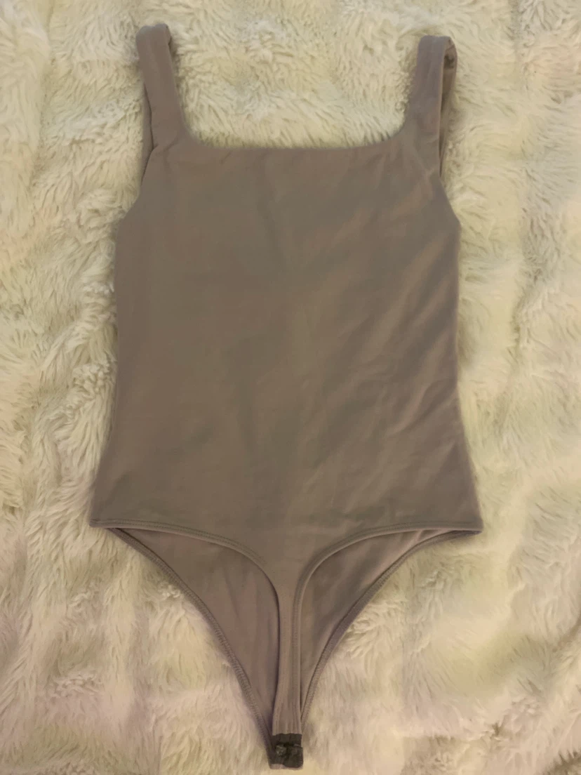 Aritzia Babaton Square Neck Bodysuit - photo 2