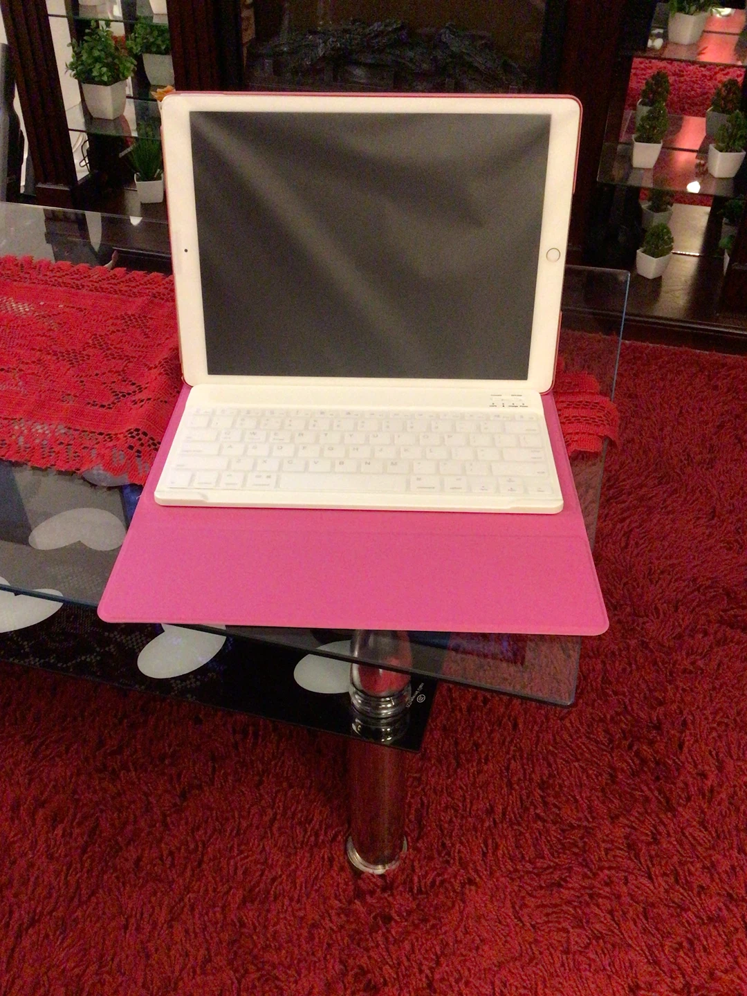 iPad brand new comes with keyboard case
