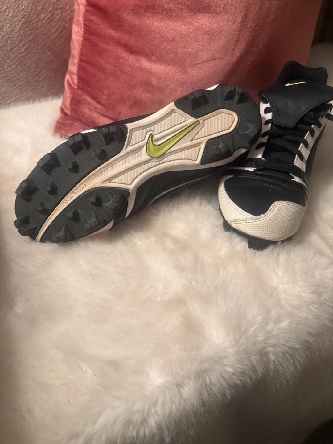 Nike Cleats Youth Size 6Y - photo 2