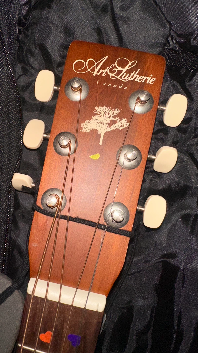 Art & Lutherie Ami Wild Cherry Parlor Guitar - photo 2