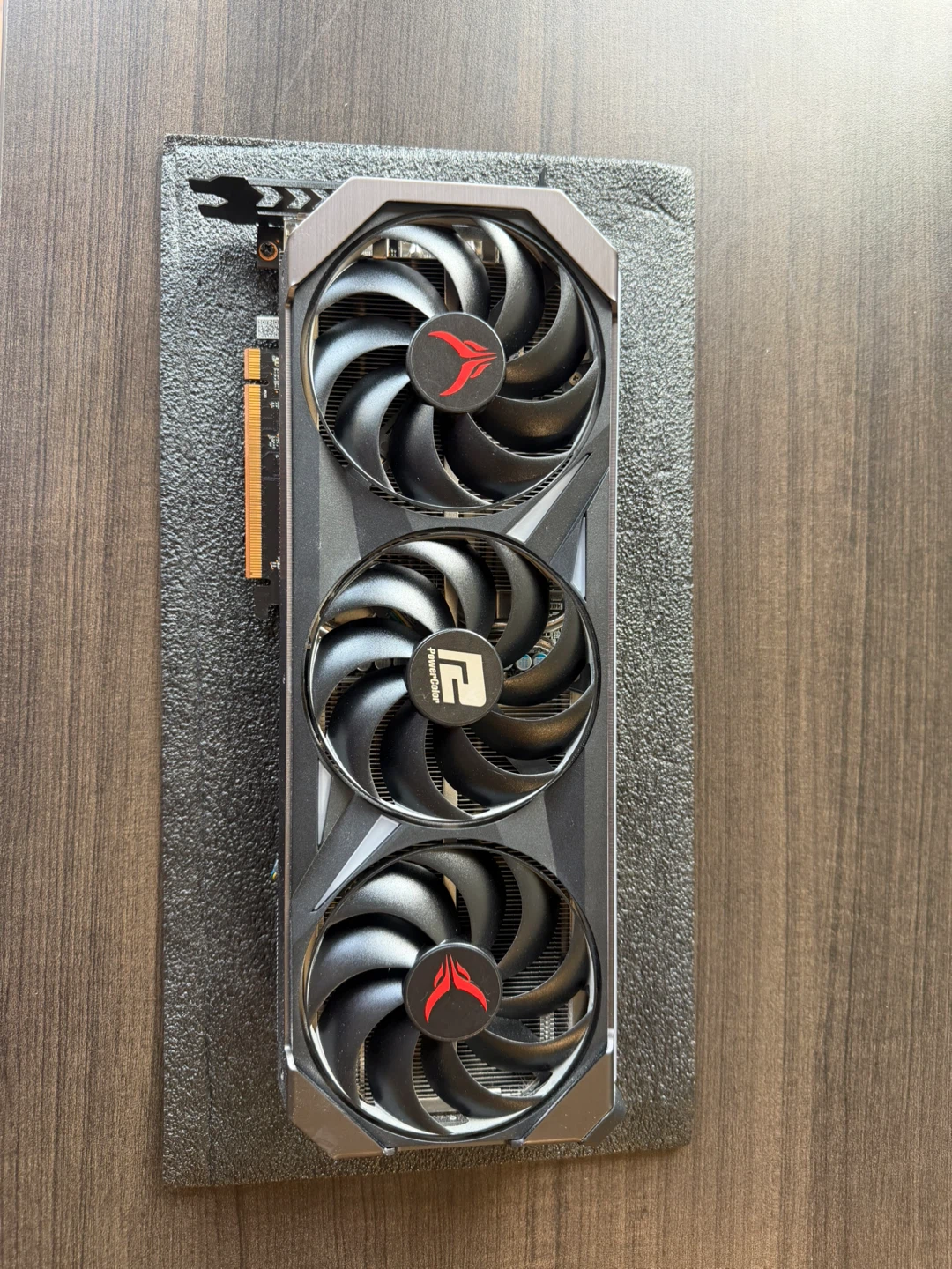 PowerColor RX 7800 XT Hellhound