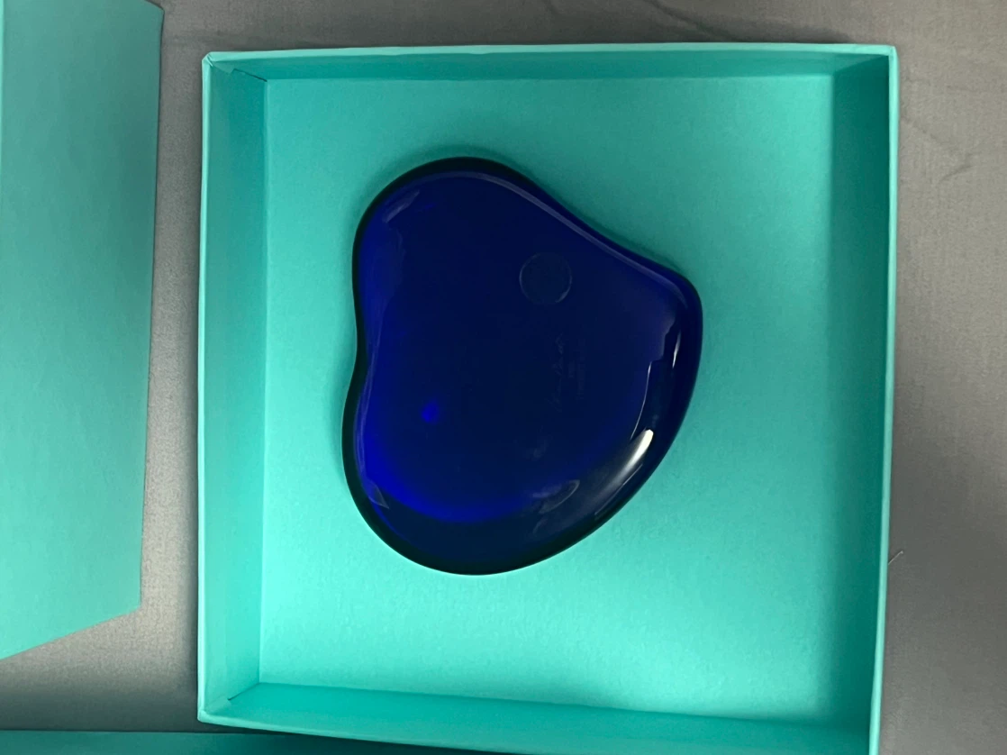 Tiffany & Co. Elsa Peretti Blue Glass Heart Paperweight - photo 2