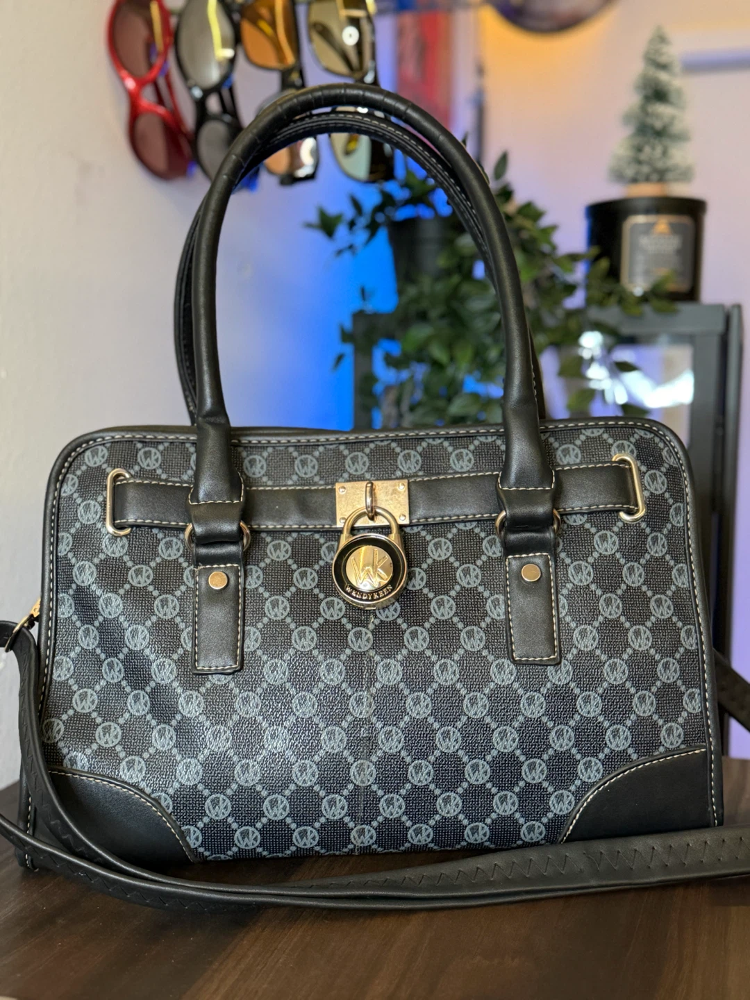 Wendy Keen Handbag - photo 3