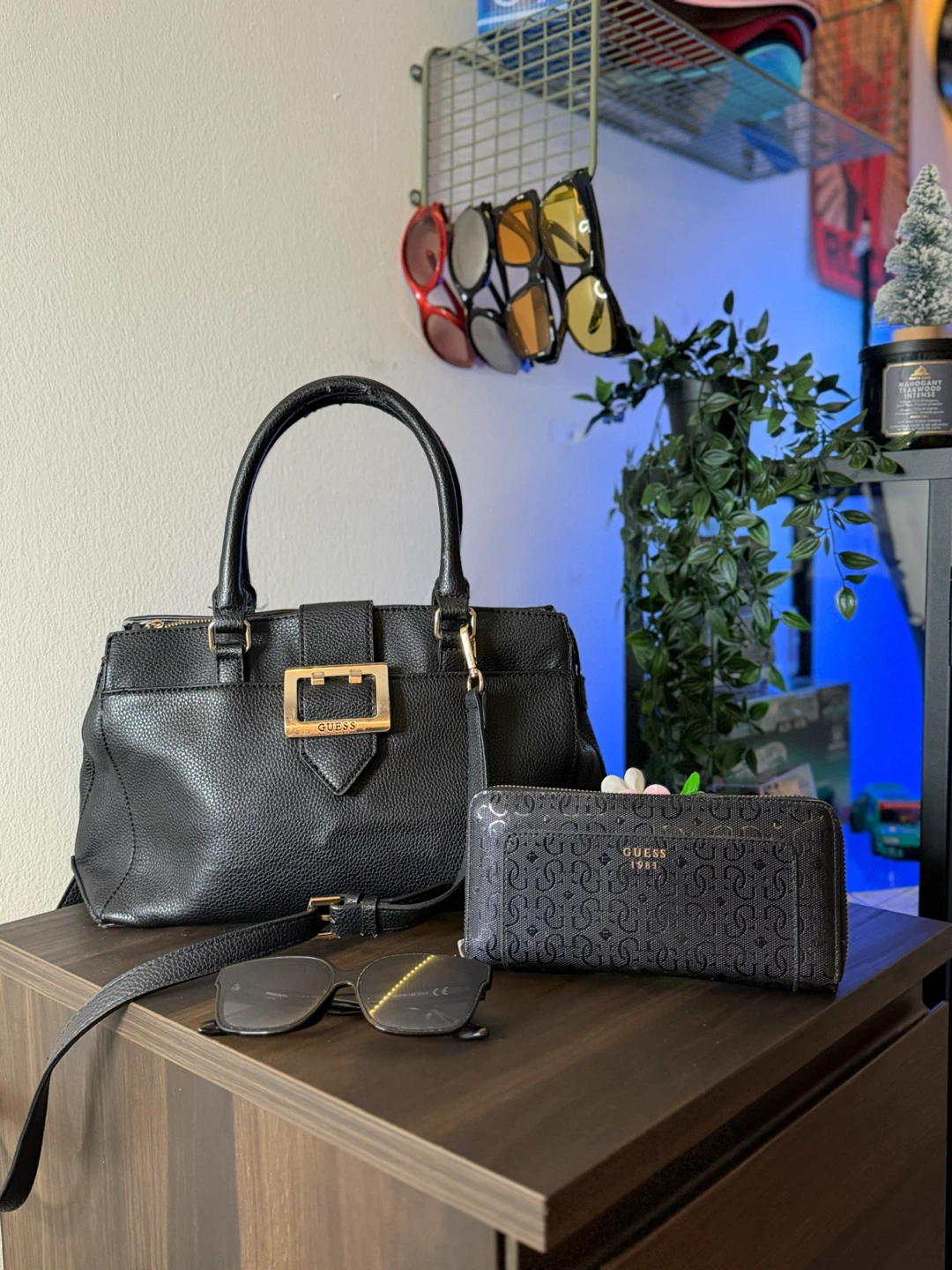 Guess Handbag and Wallet Set - photo 4