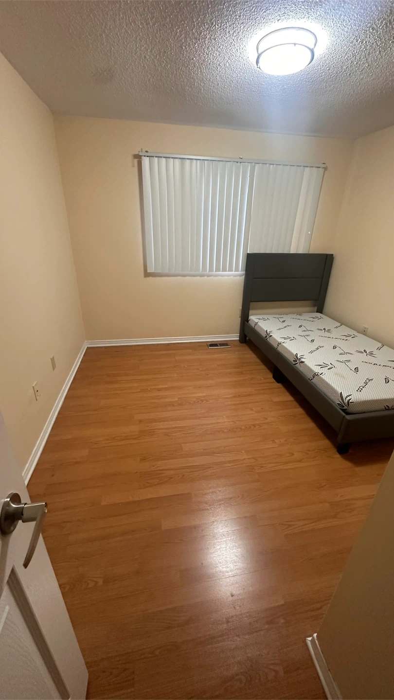 Room for rent upstairs Brampton