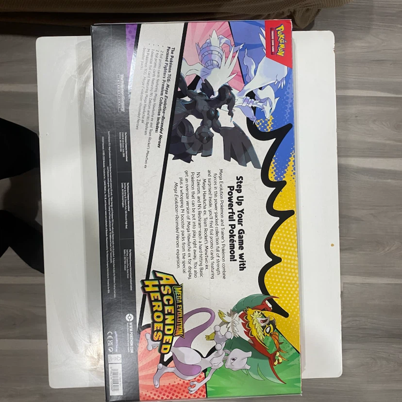 Pokemon TCG Focused Fighters Premium Collection - photo 2