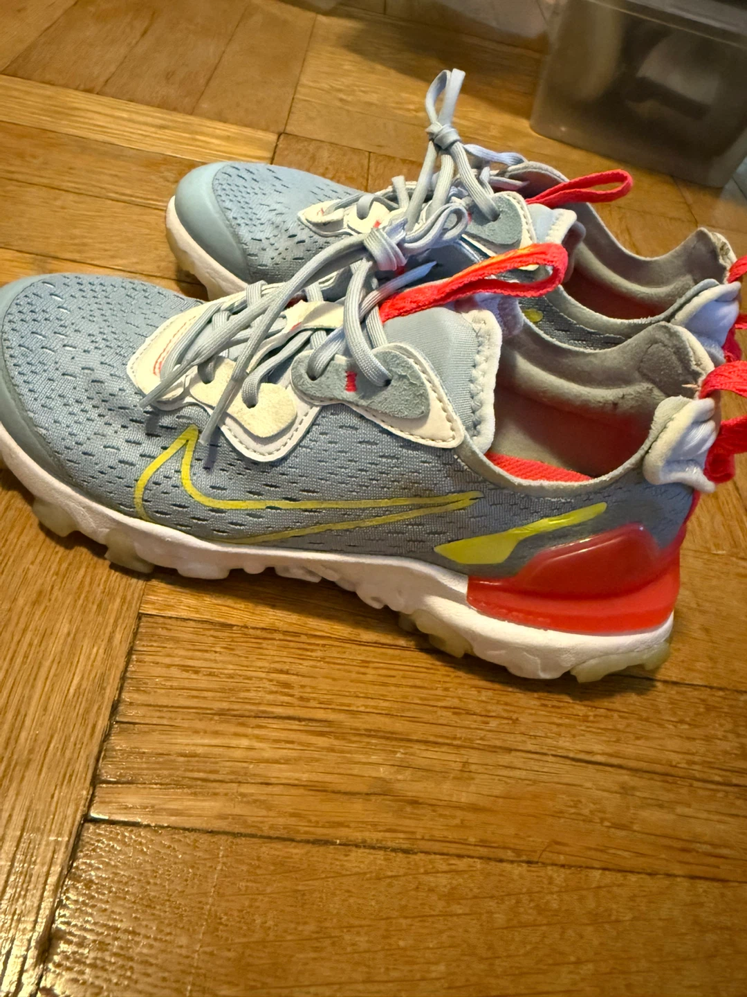 Size 4Y Nike React Vision Sneakers - photo 4