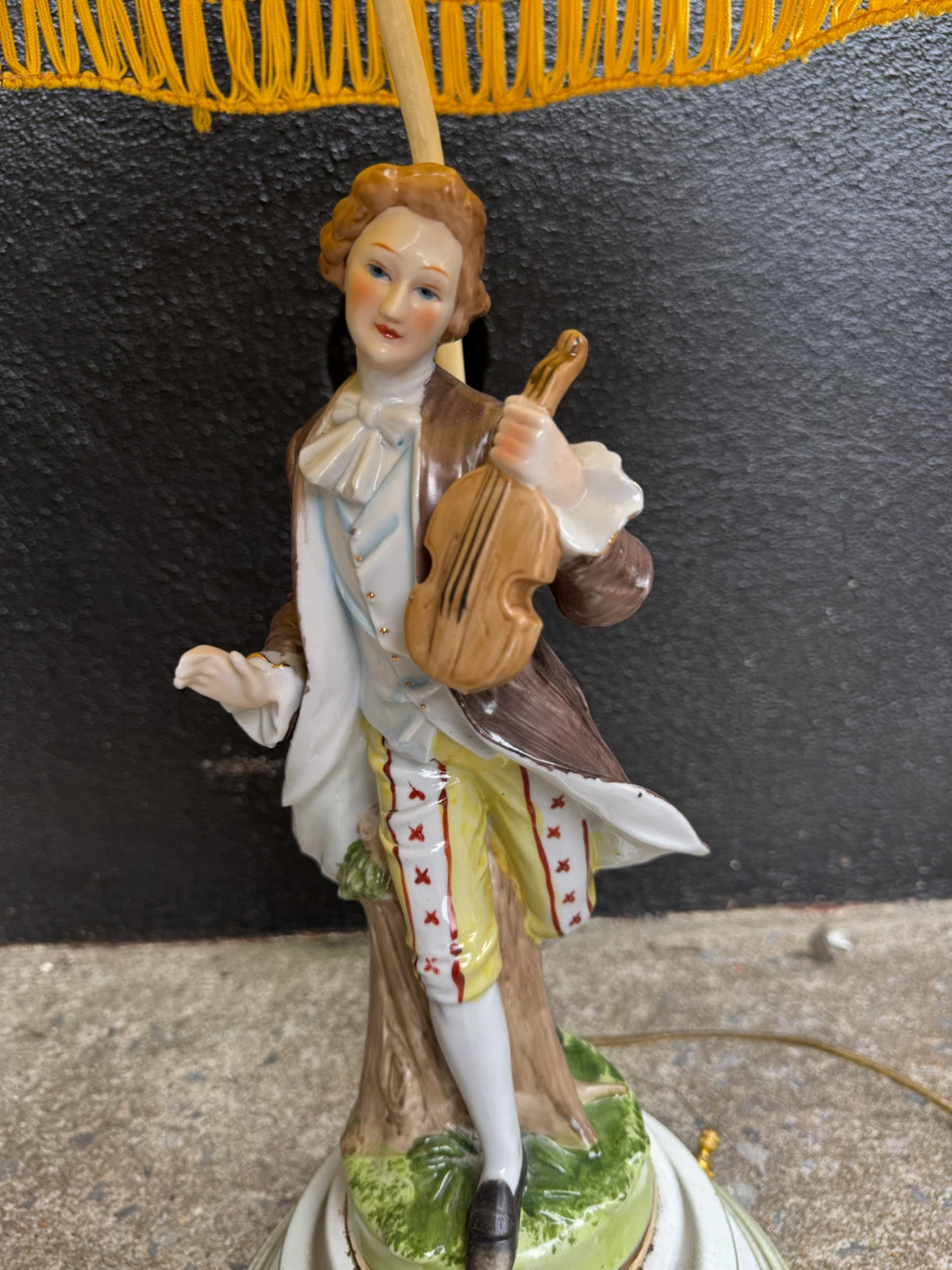 Vintage Porcelain Figural Table Lamps, Set of 2 - photo 4