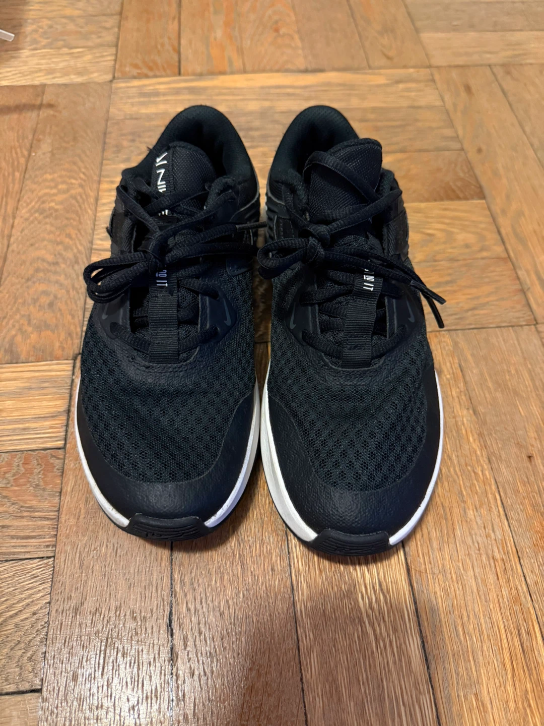 Nike MC Trainer Sneakers women’s size 6 - photo 4