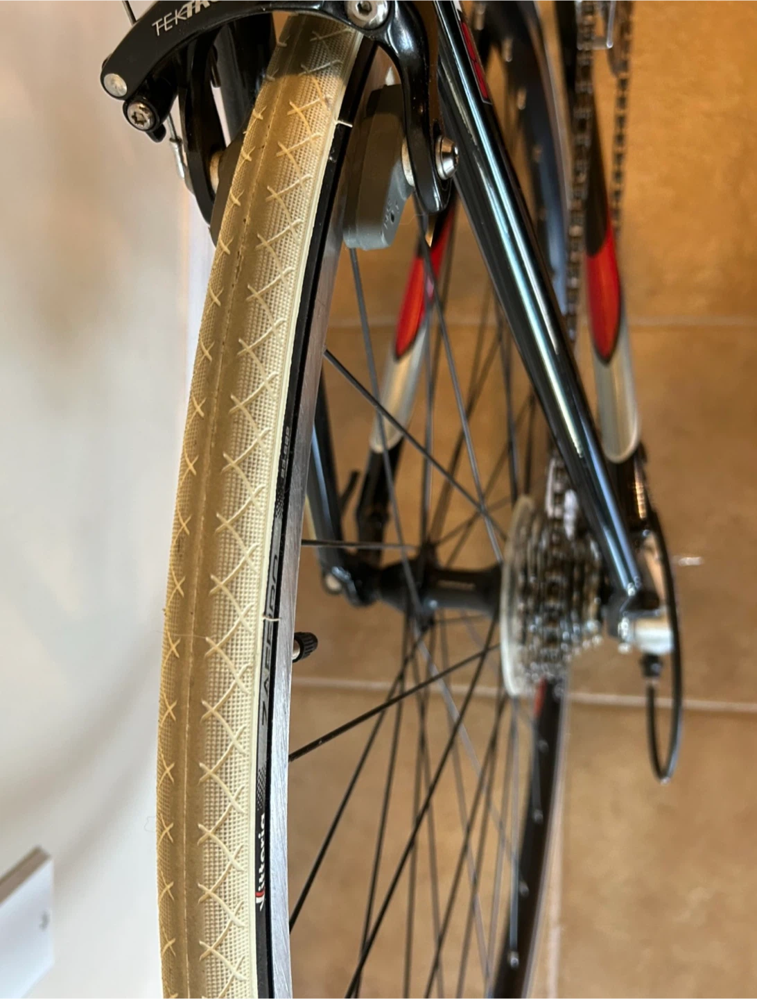 Jamis Ventura Sport Road Bike - photo 2