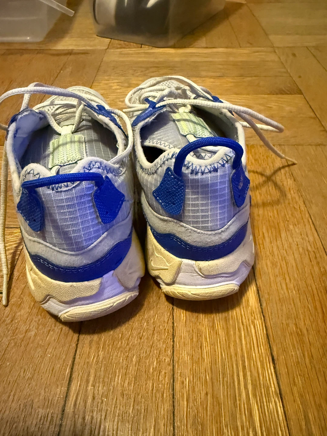 Size 4.5Y Nike Sneakers - photo 4