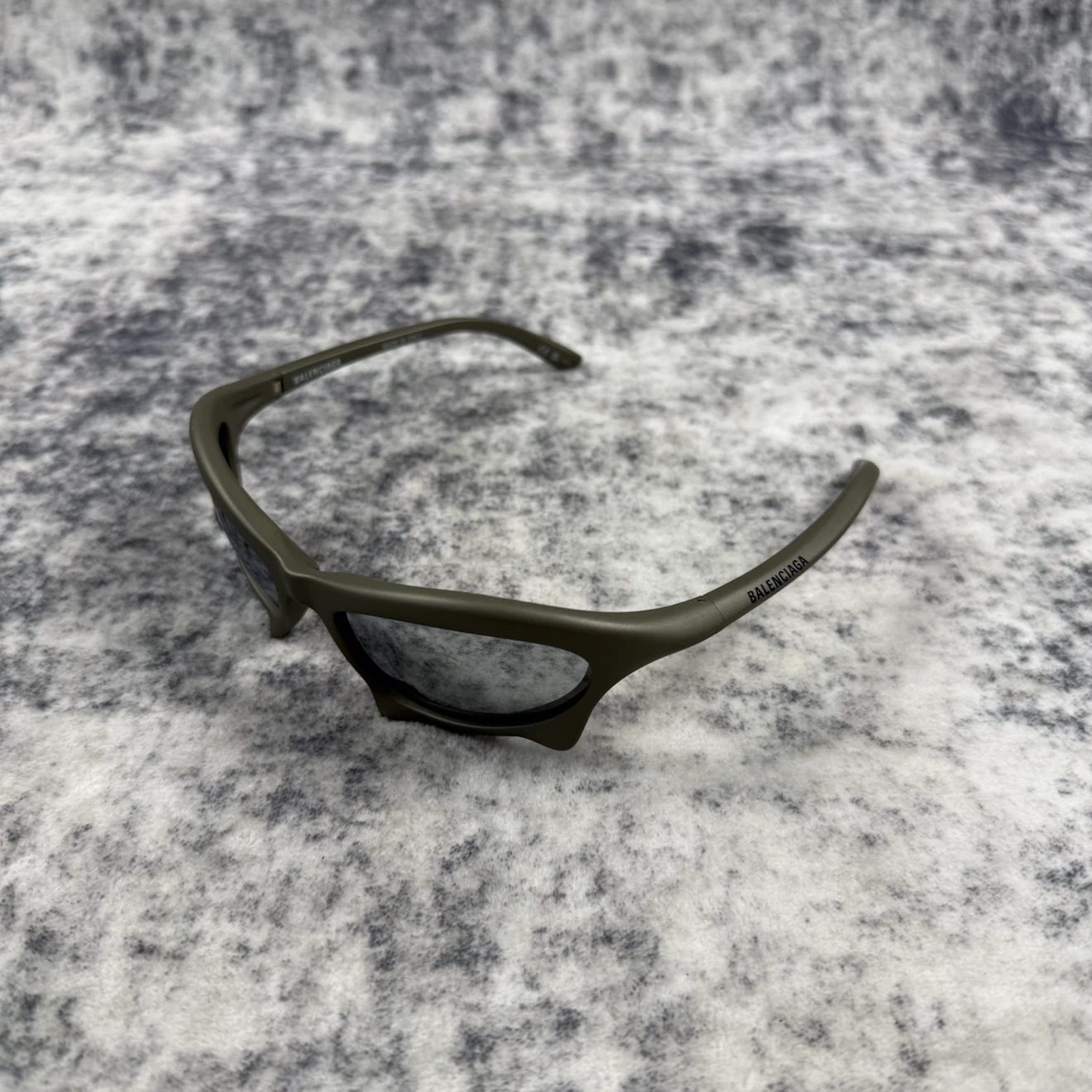 Balenciaga Bat Rectangle ‘Gunmetal/Silver’ Sunglasses - photo 2