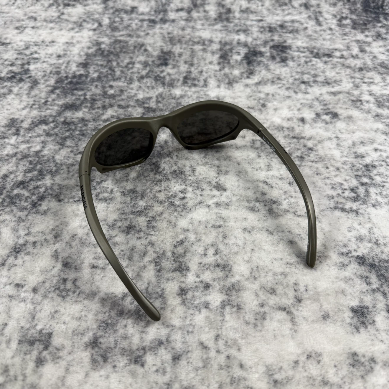 Balenciaga Bat Rectangle ‘Gunmetal/Silver’ Sunglasses - photo 3