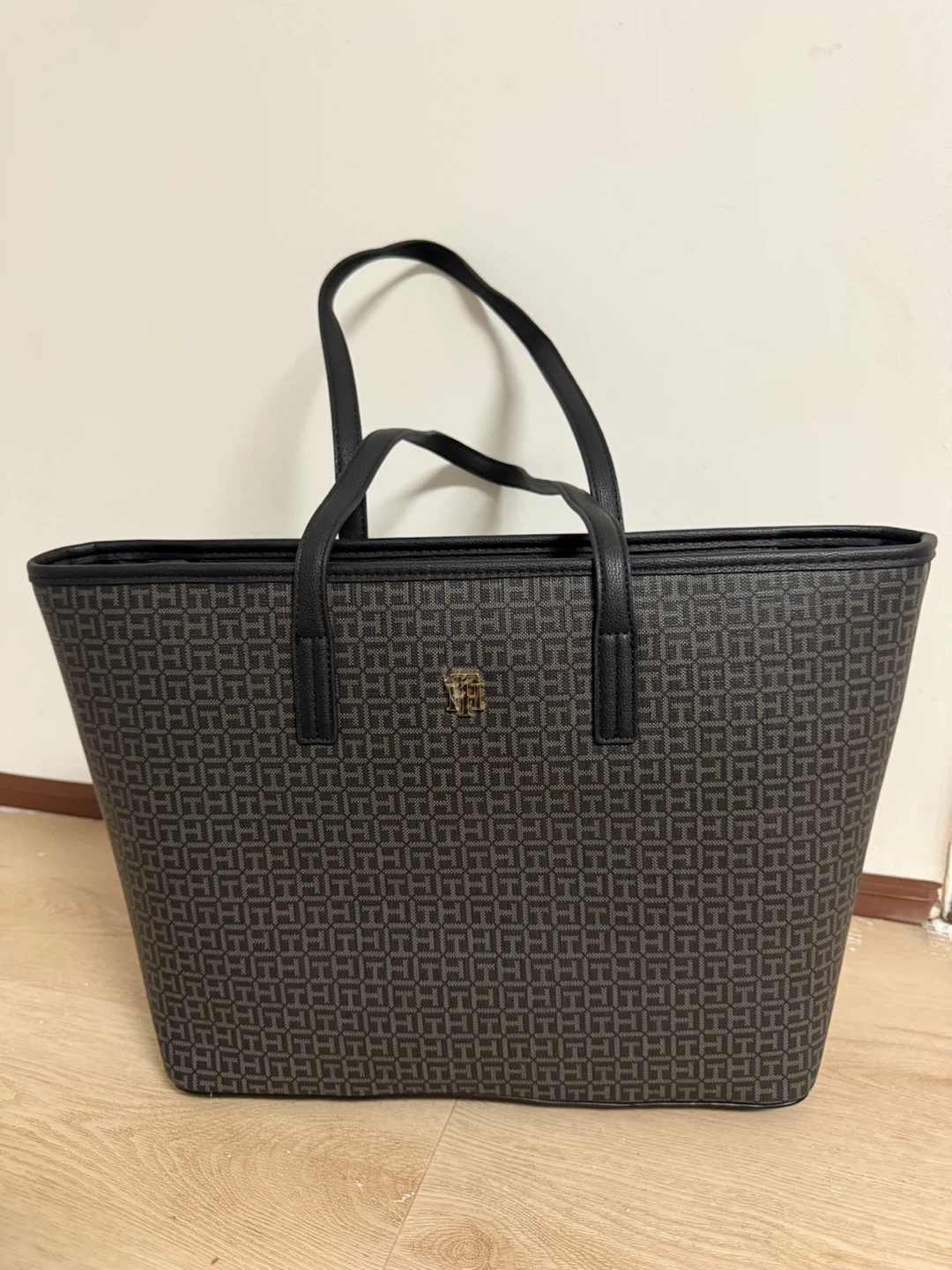 Tommy Hilfiger Monogram Tote Bag