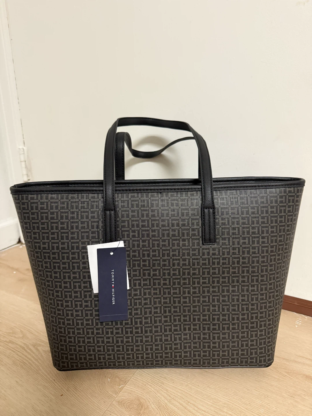 Tommy Hilfiger Monogram Tote Bag - photo 2
