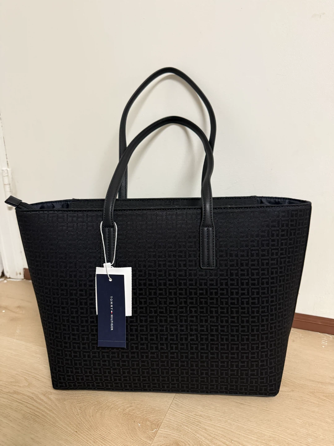 Tommy Hilfiger Monogram Tote Bag - photo 2