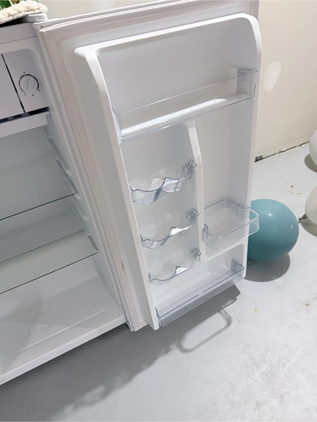 Hamilton Beach Compact Refrigerator - photo 2