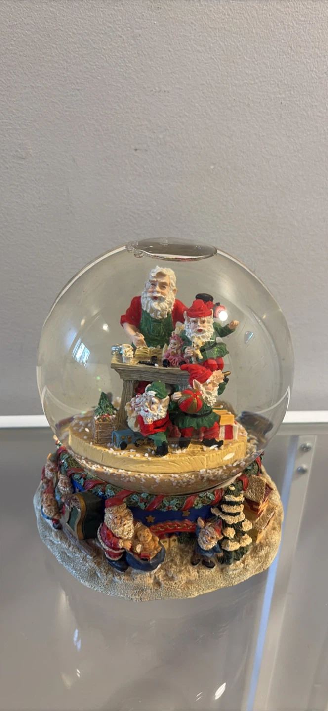 Santa's Workshop Christmas Snow Globe - photo 3
