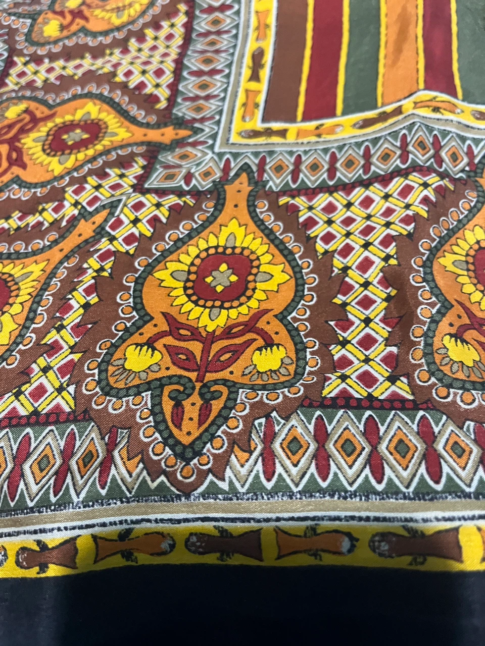 Vintage Patterned Scarf - photo 2