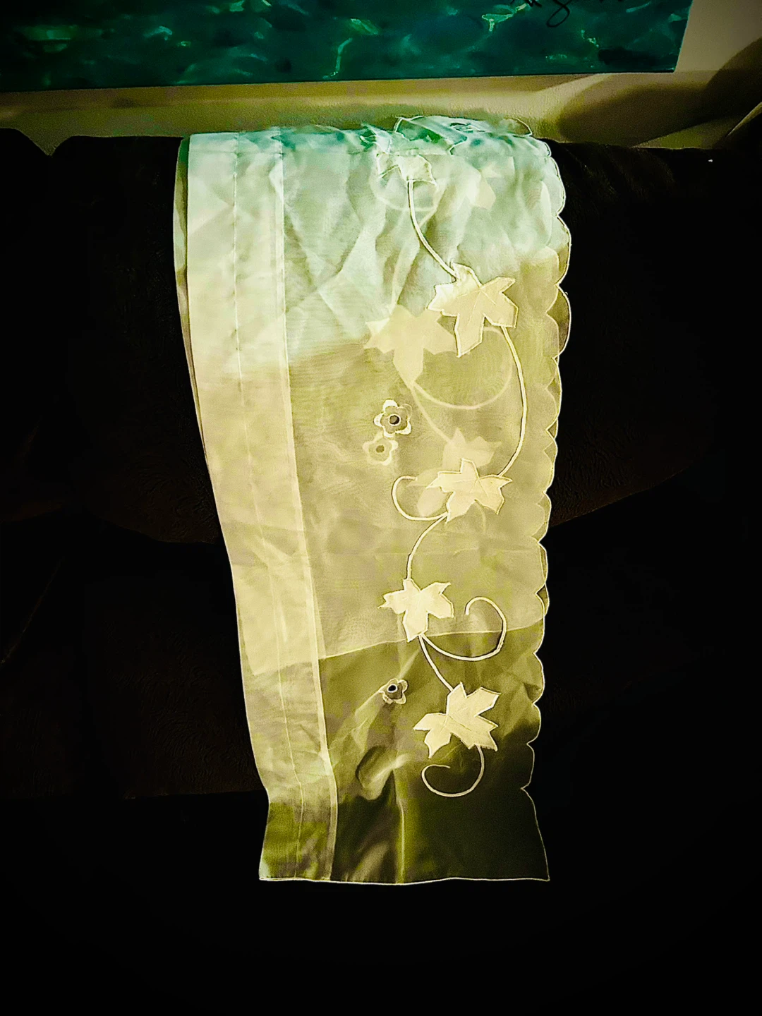 Brand New White Sheer Valance with Leaf Embroidery - photo 4