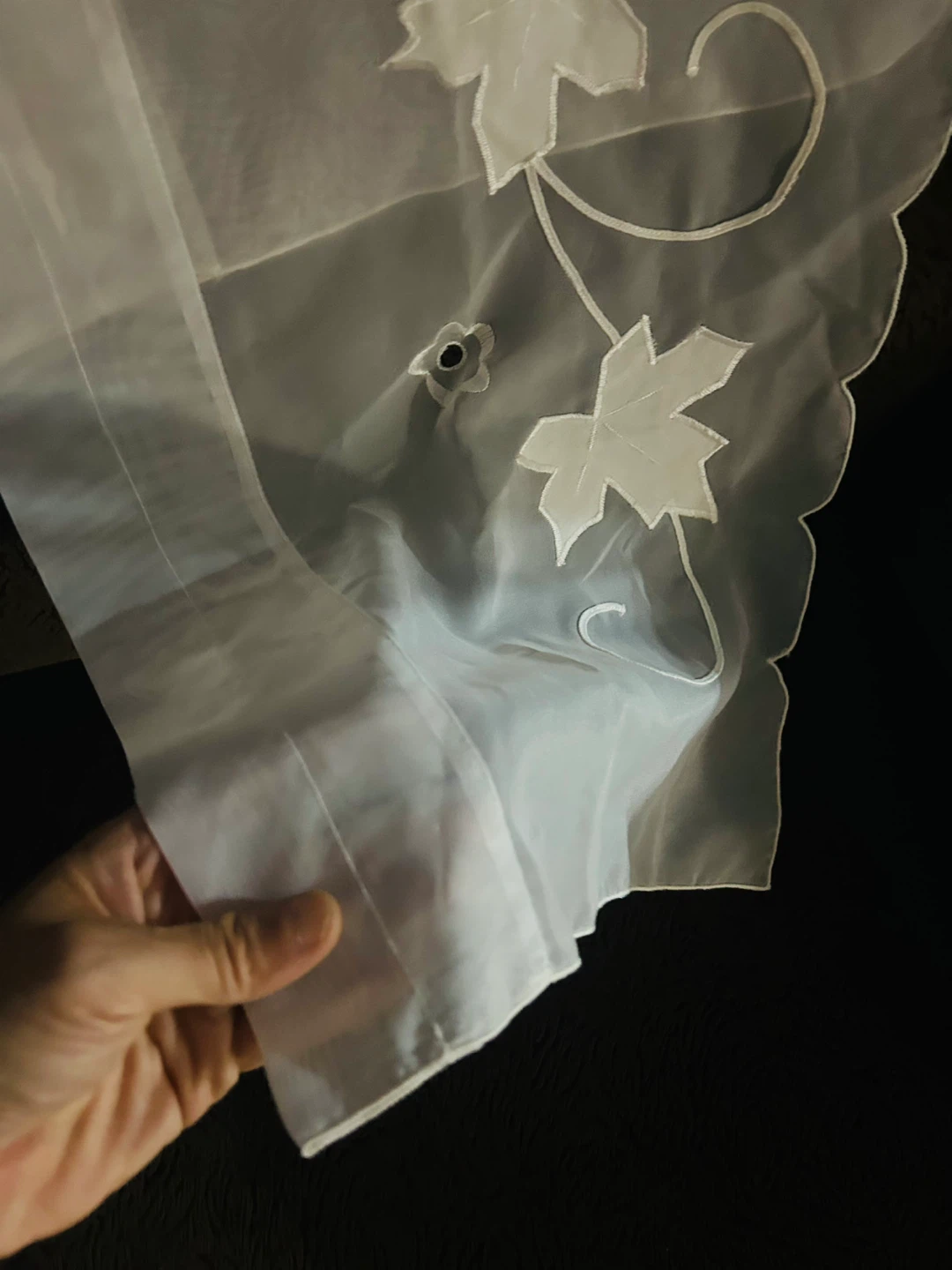 Brand New White Sheer Valance with Leaf Embroidery - photo 5