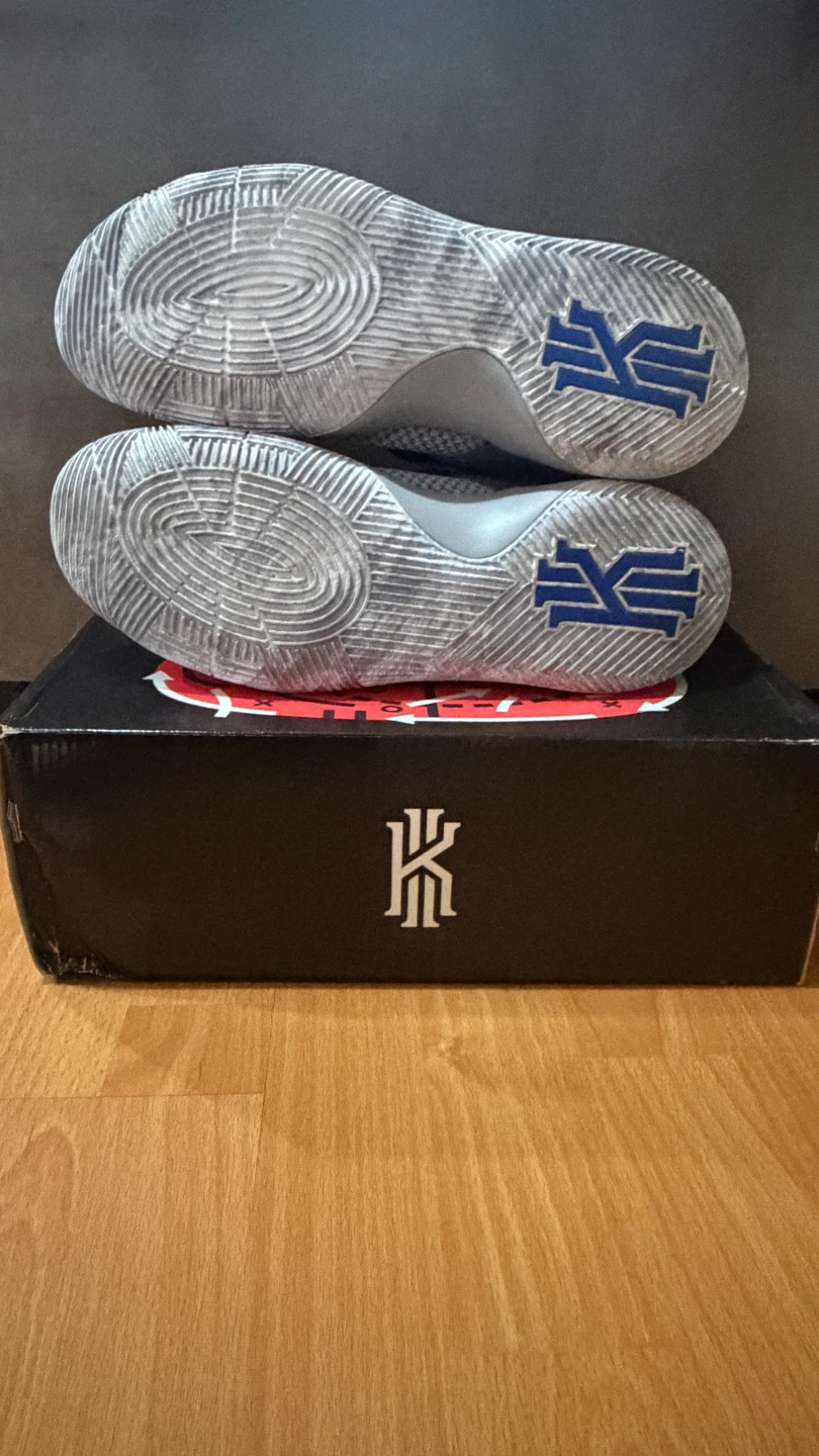 Nike Kyrie 2 Wolf Grey Basketball Shoes - photo 4