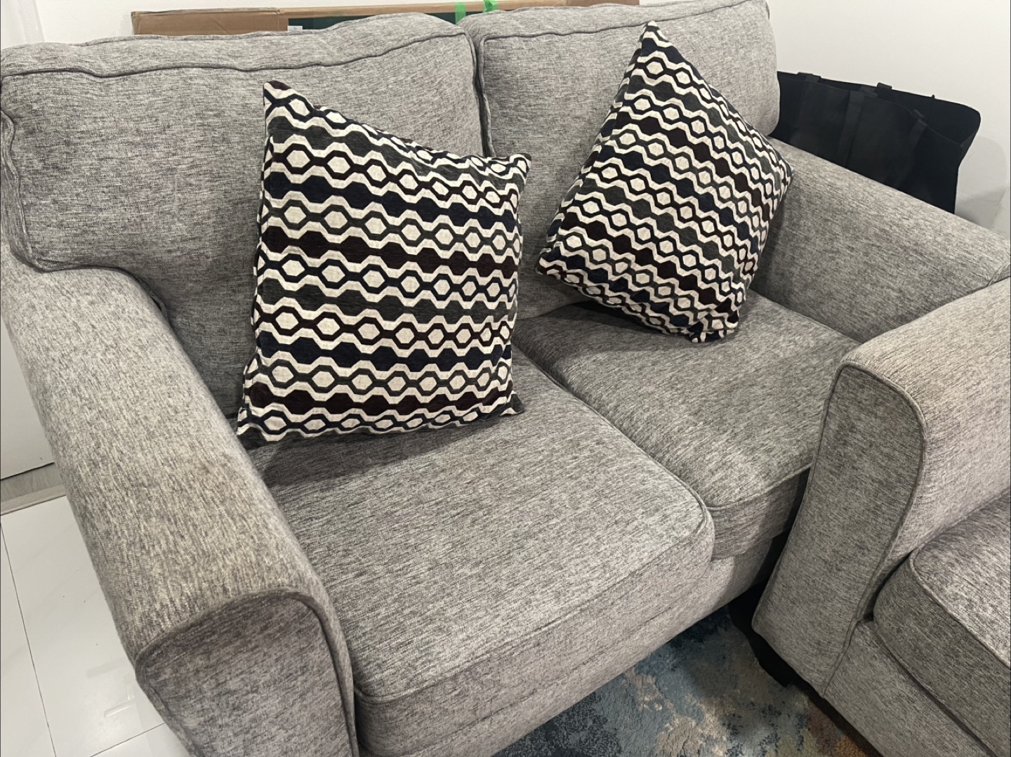 Grey Three-Seater Sofa with Patterned Cushions - photo 2