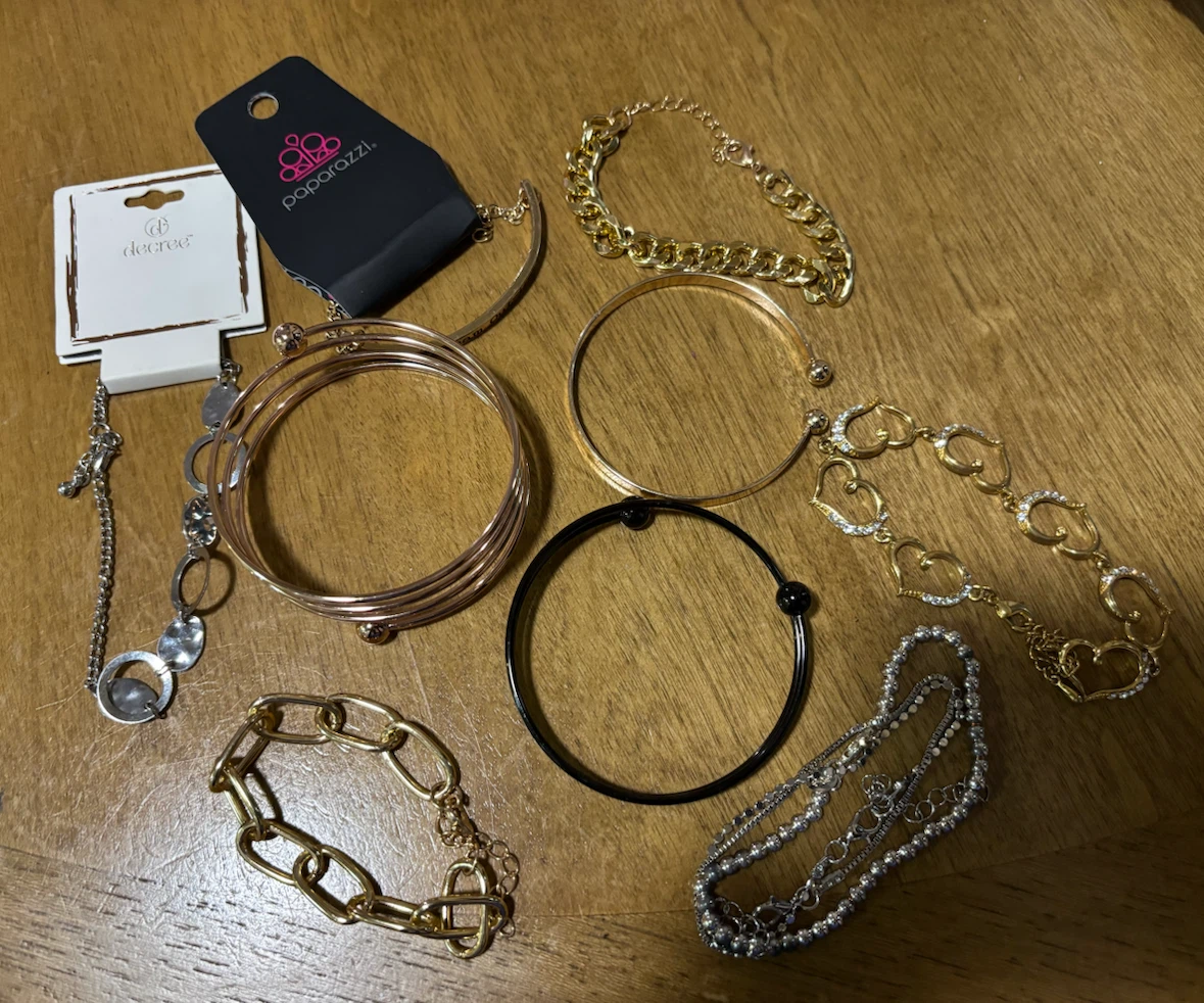 NEW-9pcs Assorted Fashion Bracelets Set