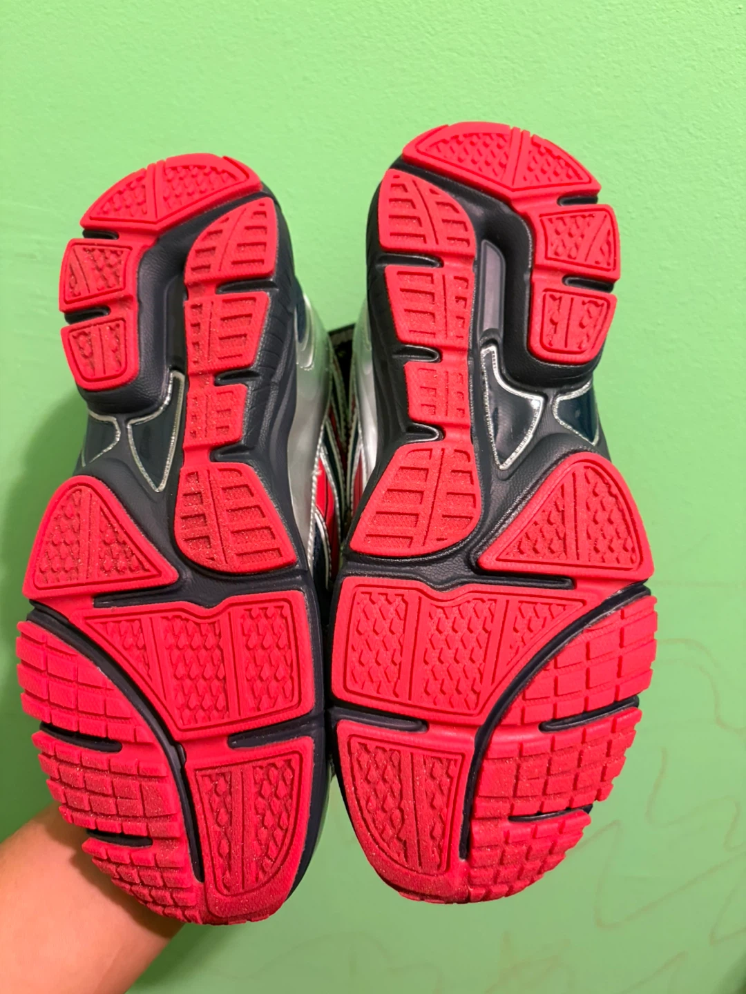 New Avia Shoes Size 3 - photo 4