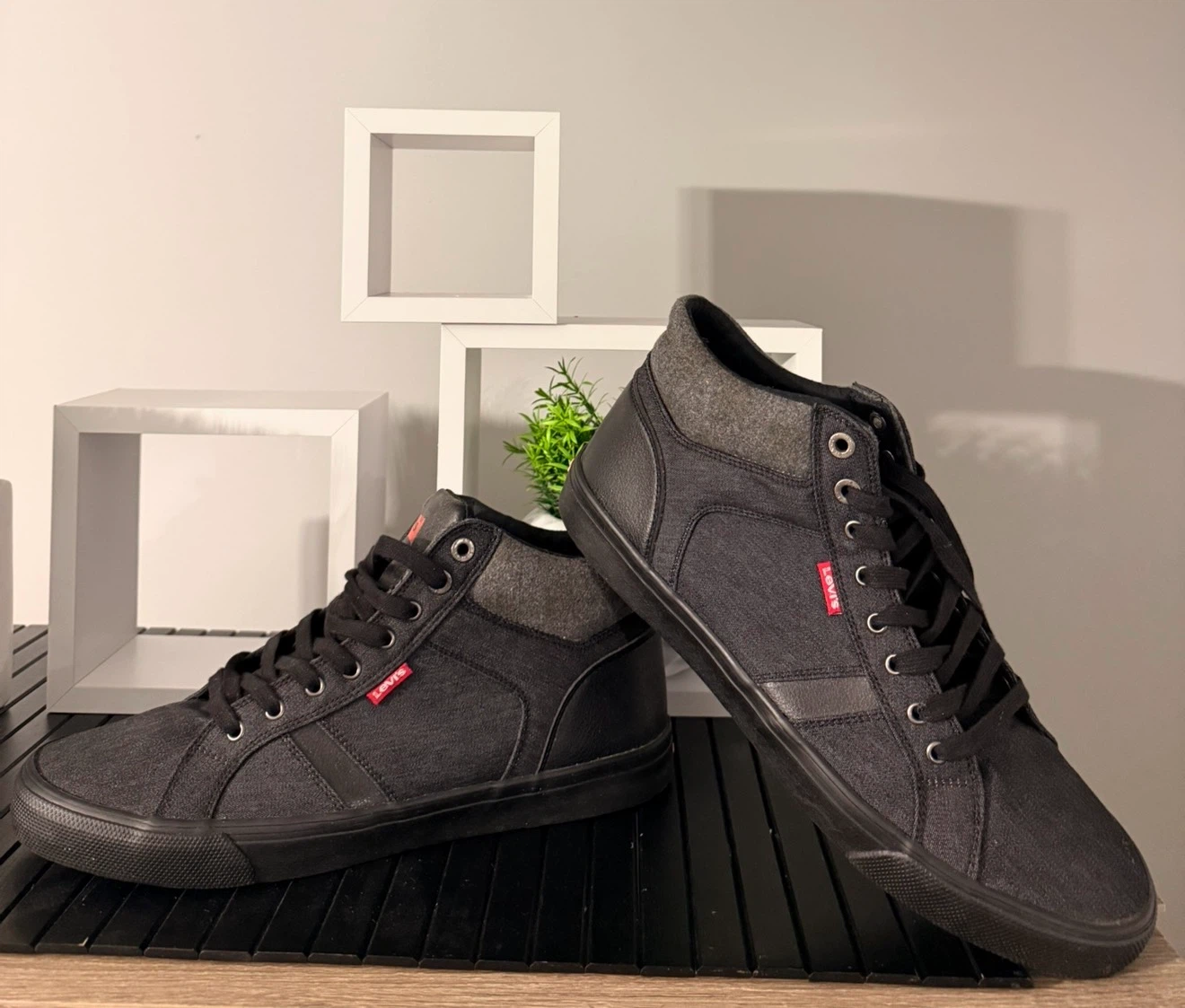 BRAND NEW Levi's Men's High-Top Canvas Sneakers (BLK-Size 12)