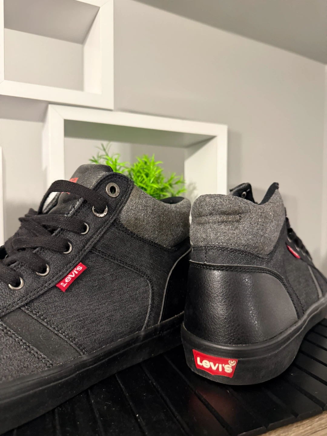 BRAND NEW Levi's Men's High-Top Canvas Sneakers (BLK-Size 12) - photo 3