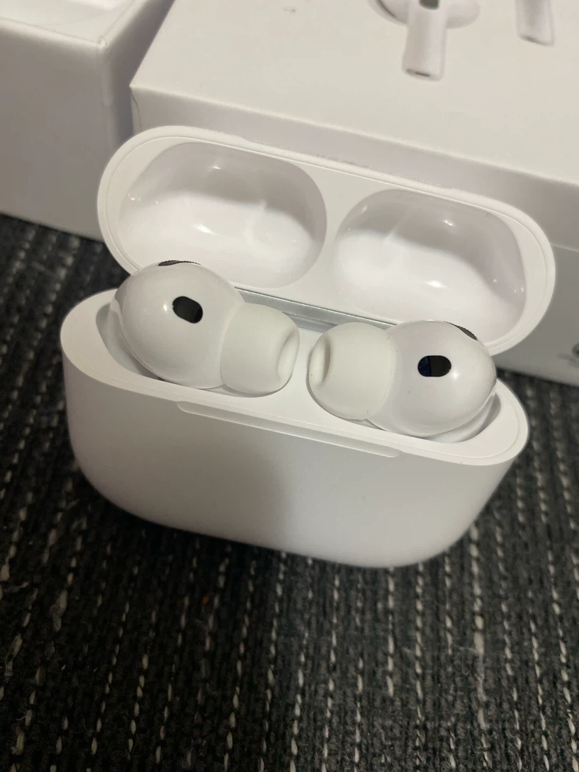 Apple AirPods Pro (3nd Generation) - photo 3
