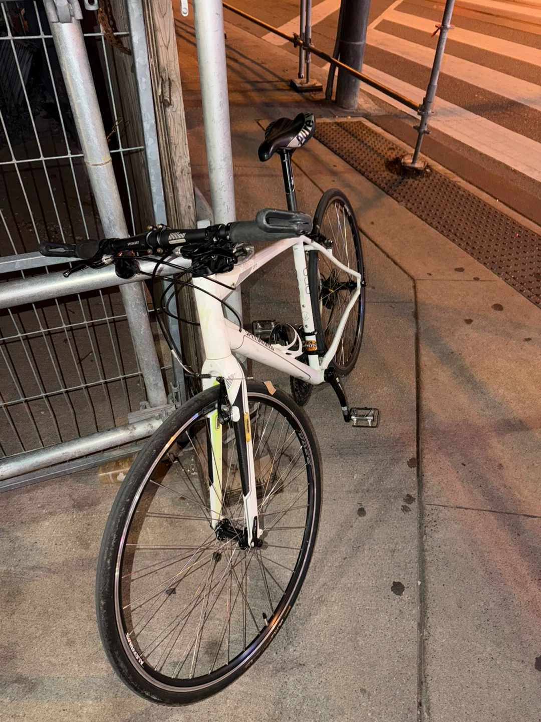 Specialized Sirrus Pro Hybrid Bicycle - photo 3
