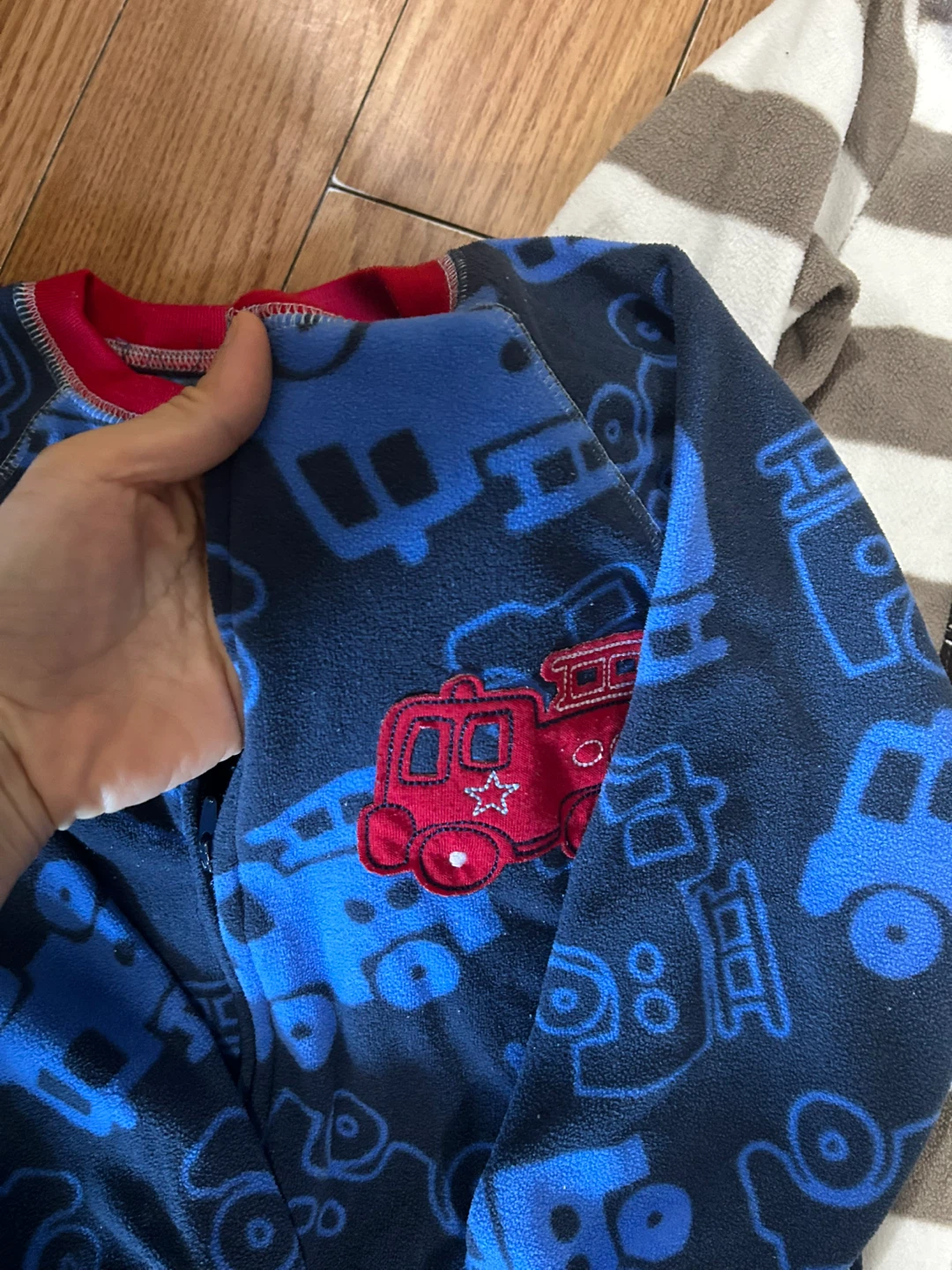 Boys assorted clothing bundle size 3T-4T - photo 5