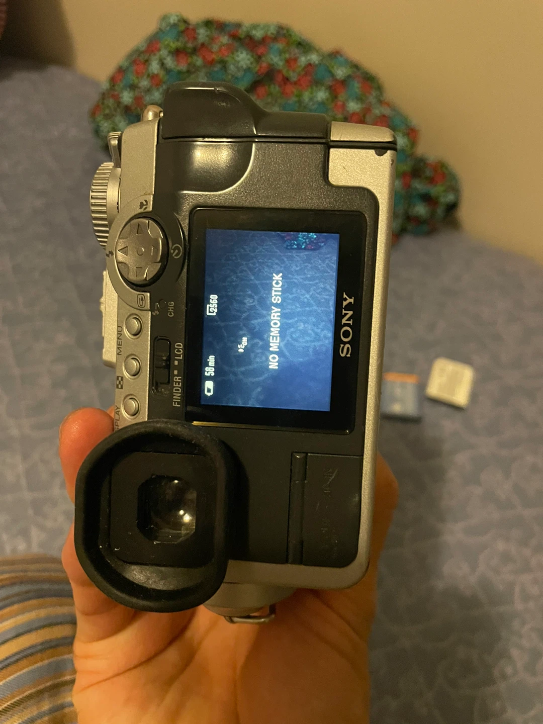 Sony DSC-F717 Digital Camera - photo 3