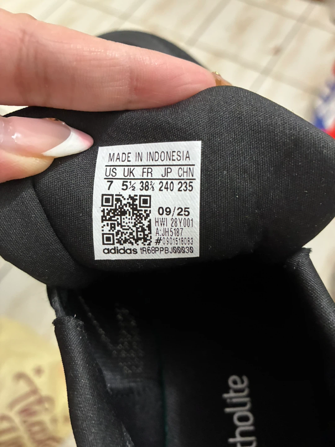 Adidas Black Running Shoes US Size 7 - photo 2