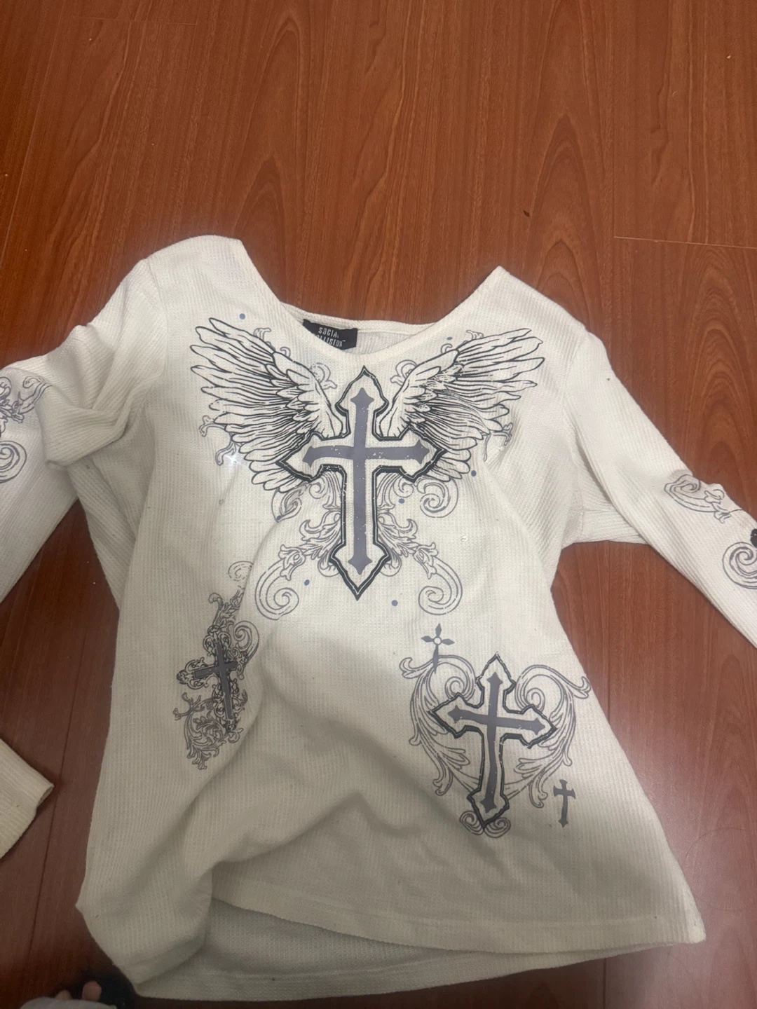 Alt white shirt with crosses