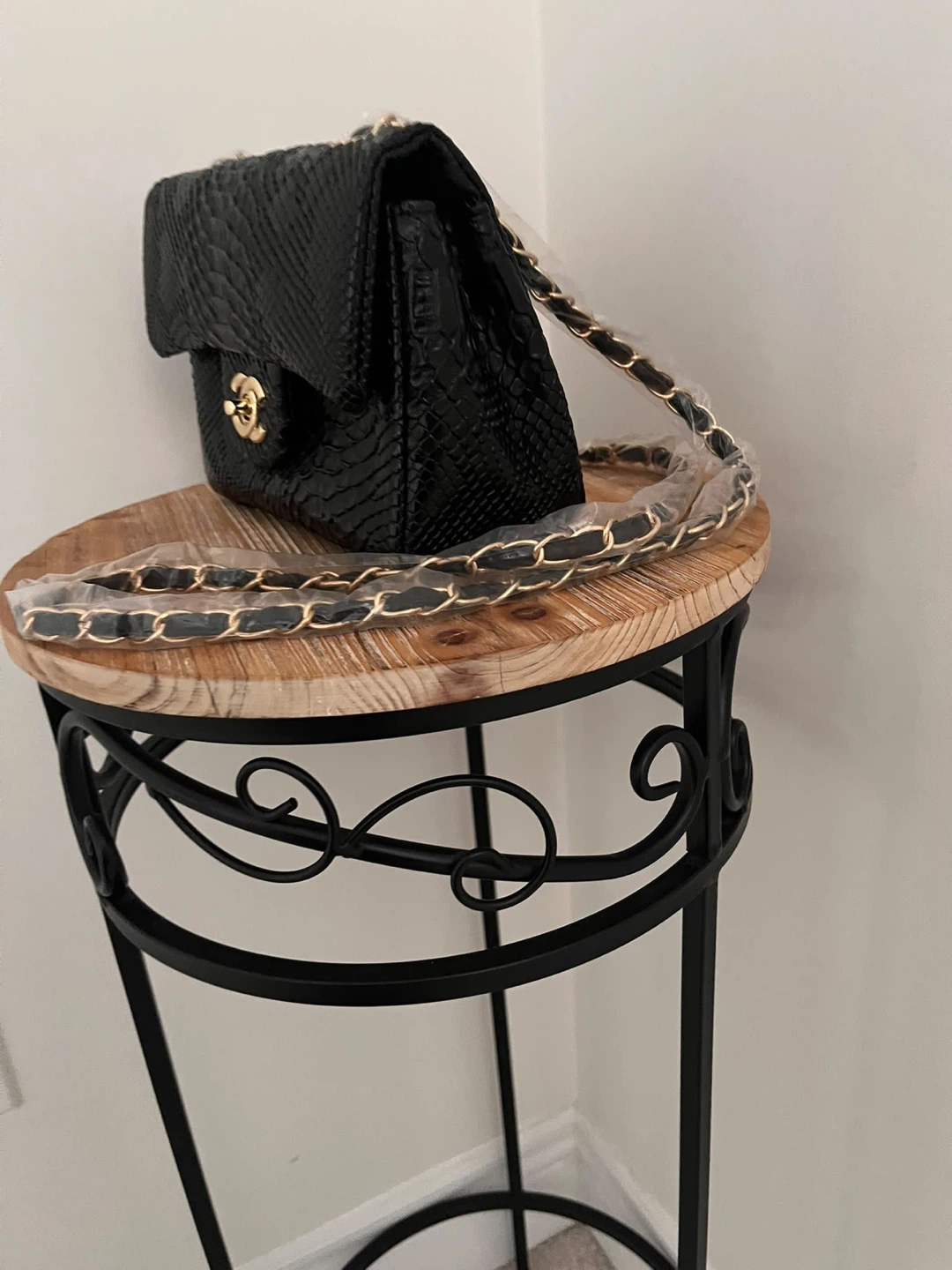 Black Snakeskin Pattern Shoulder Bag